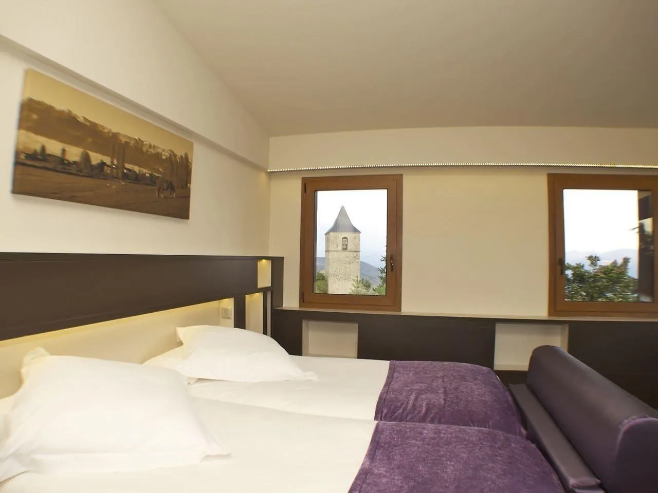 Hotel Mirador Lles Spain
