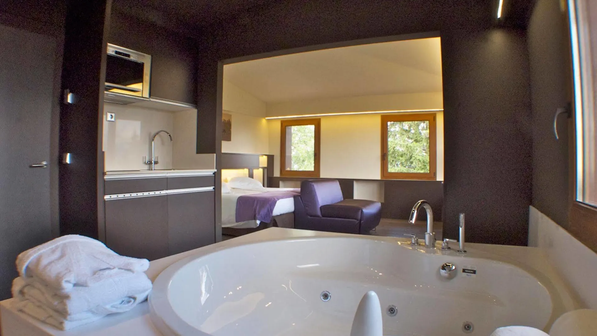 Hotel Mirador Lles 2*,  Spain